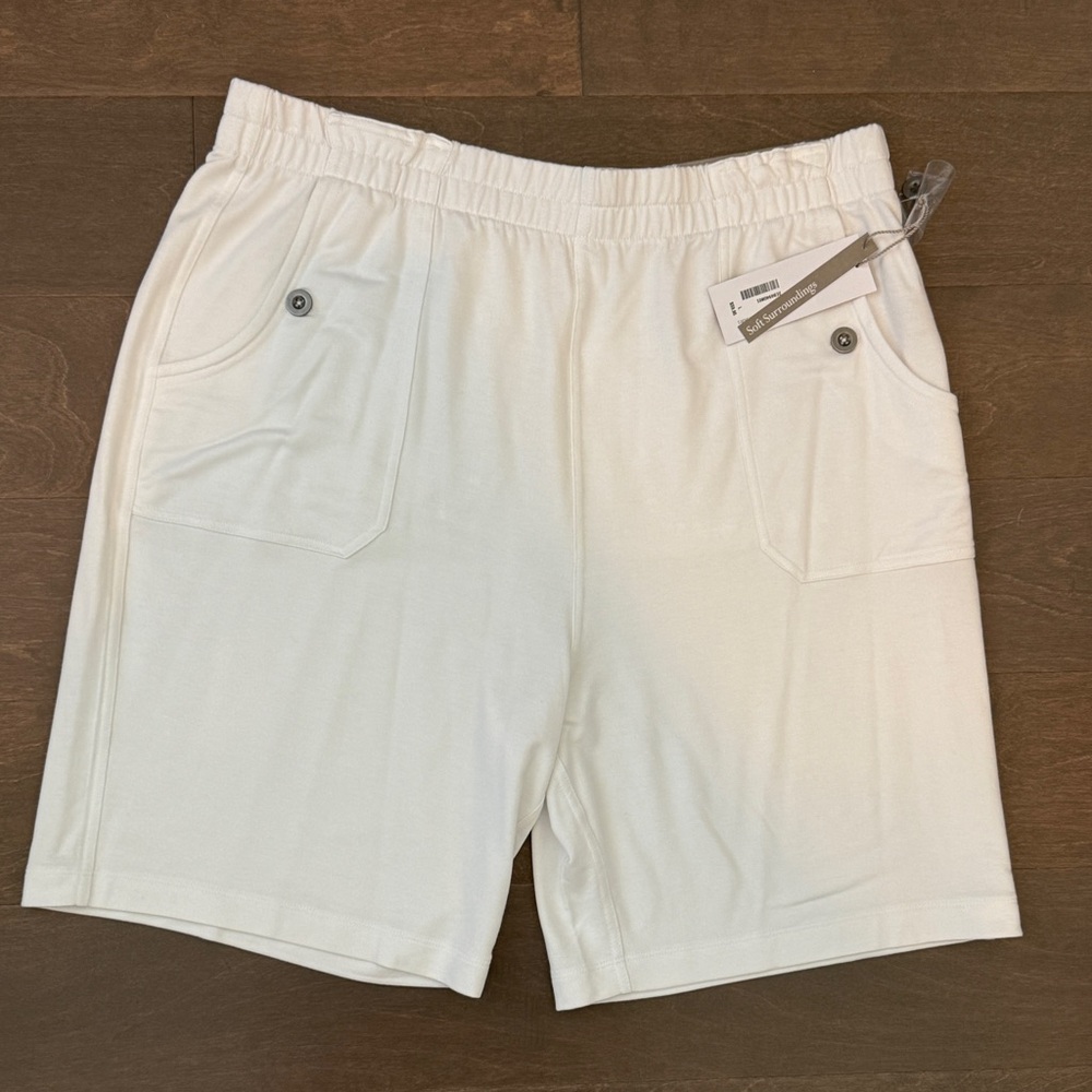 Soft Surroundings White Pull-On Pocket Shorts